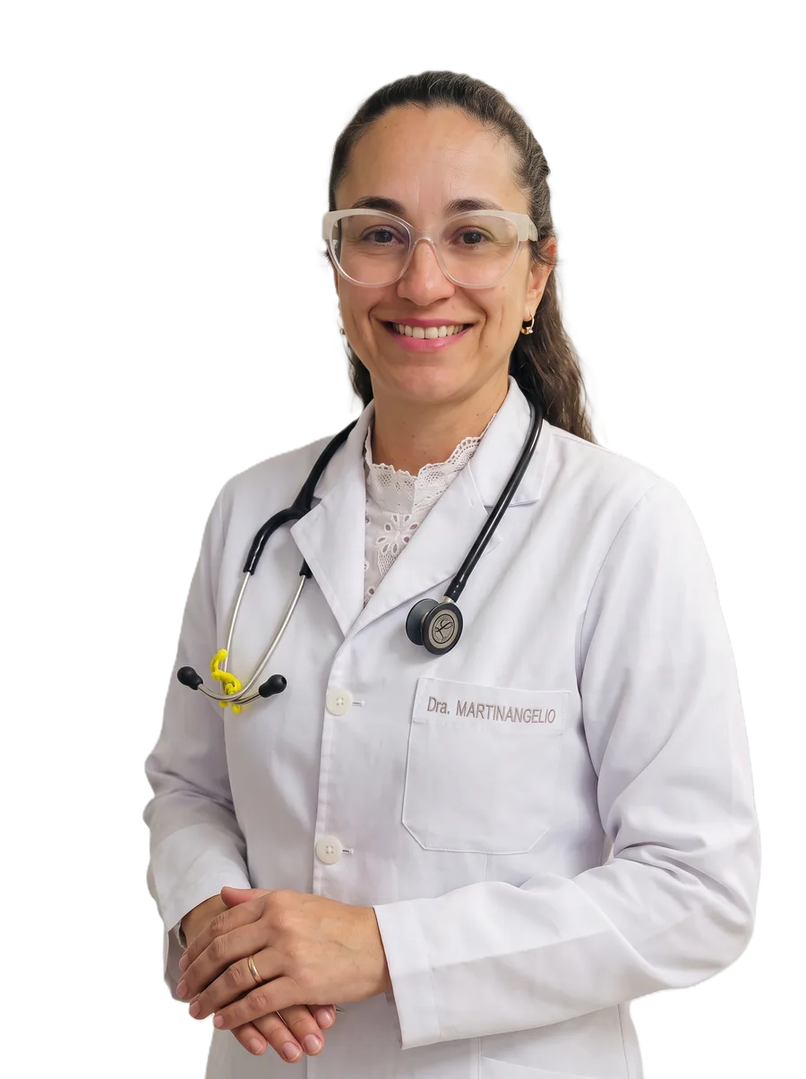Dra. Patricia Martinangelio con guardapolvo y estetoscopio
